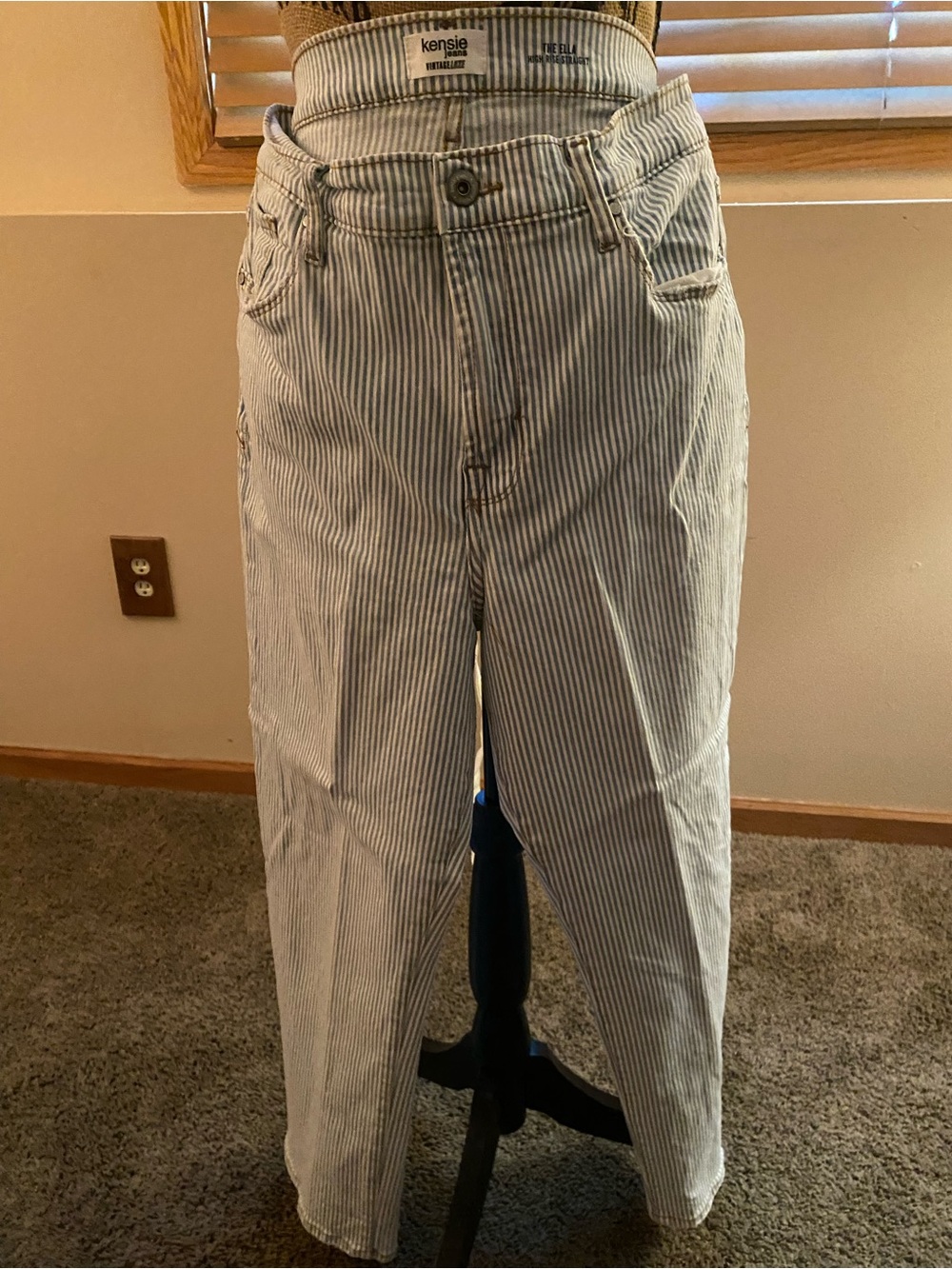 Kensie Men's Pinstripe Jeans – White and Navy